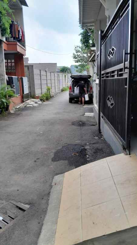 dijual rumah jl pondok kacang barat