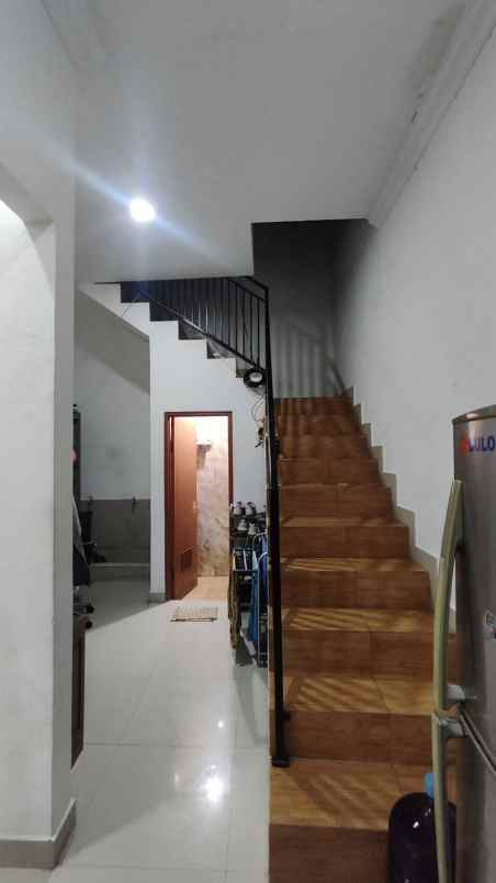 dijual rumah jl pondok kacang barat
