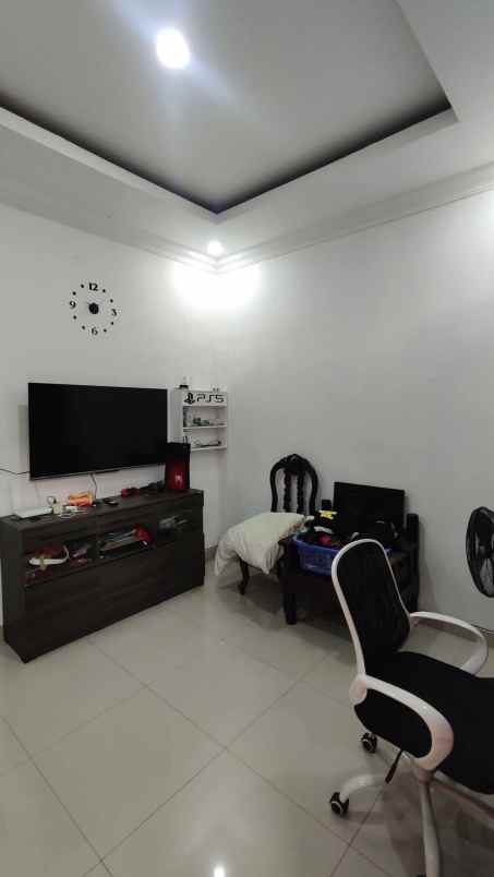 dijual rumah jl pondok kacang barat