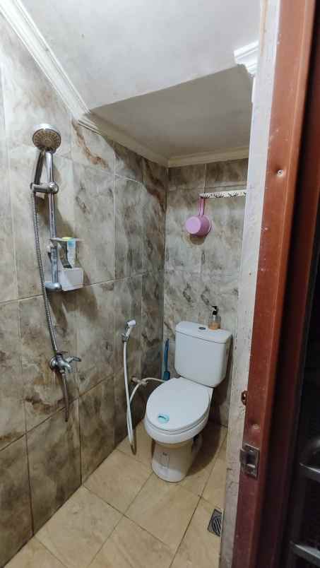 dijual rumah jl pondok kacang barat