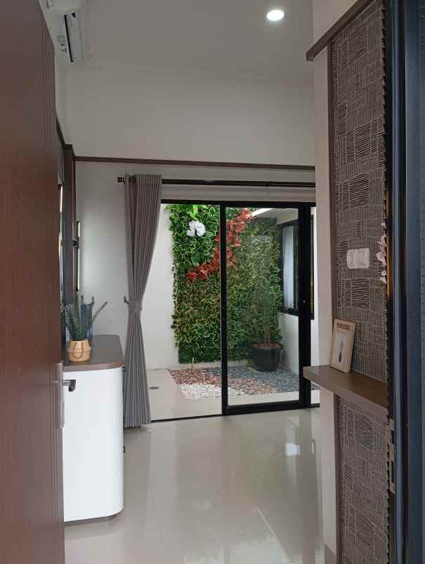 dijual rumah jl puri bukit depok