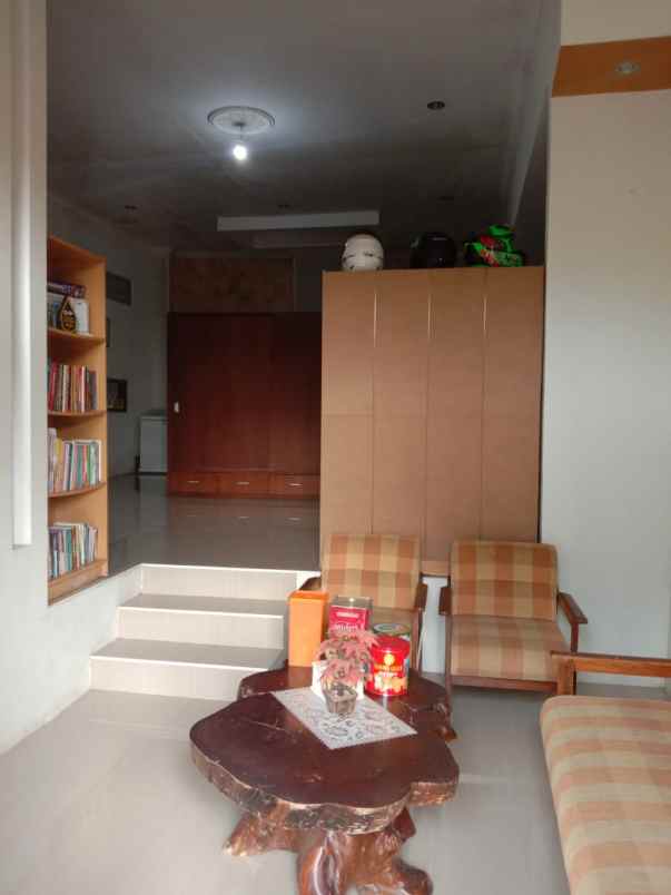 dijual rumah jl raden patah no 100