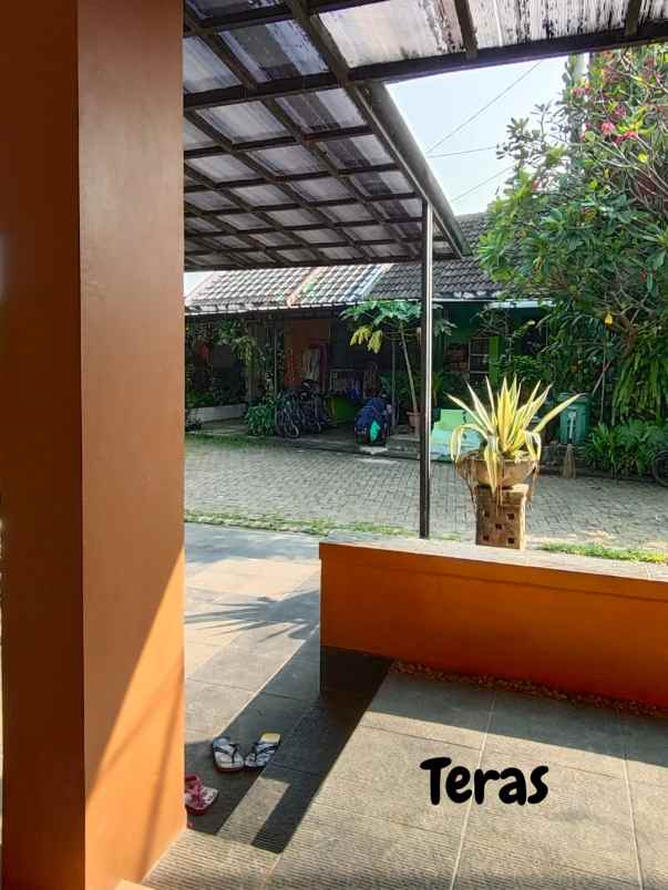 dijual rumah jl raya curug sawangan depok