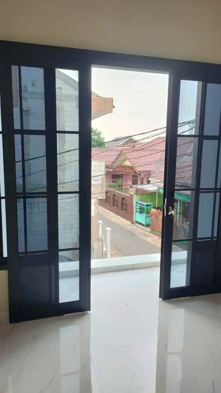 dijual rumah jl raya hankam mabes abri