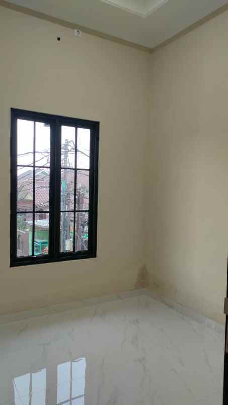 dijual rumah jl raya hankam mabes abri