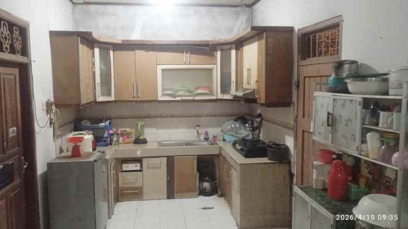 dijual rumah jl raya mandiri ciputat