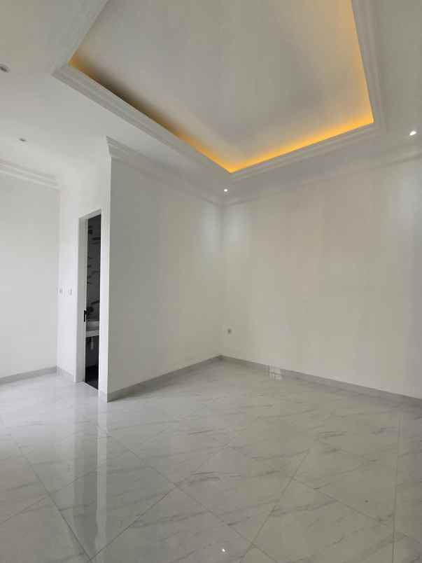 dijual rumah jl raya pondok bambu duren