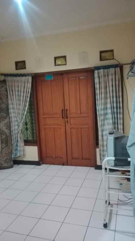 dijual rumah jl senam indah antapani