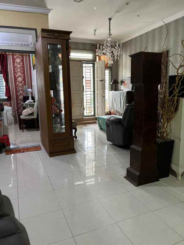 dijual rumah jl soekarno hatta