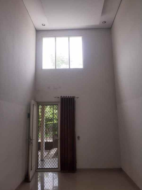 dijual rumah jl taman pondok jati gubah