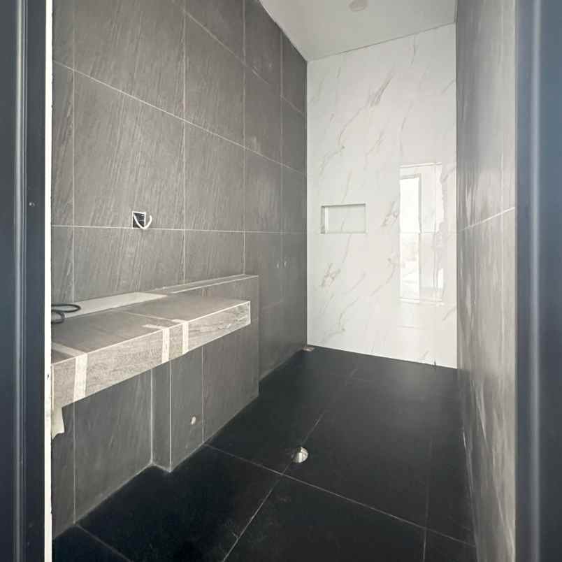 dijual rumah jl taman wijaya kusuma no