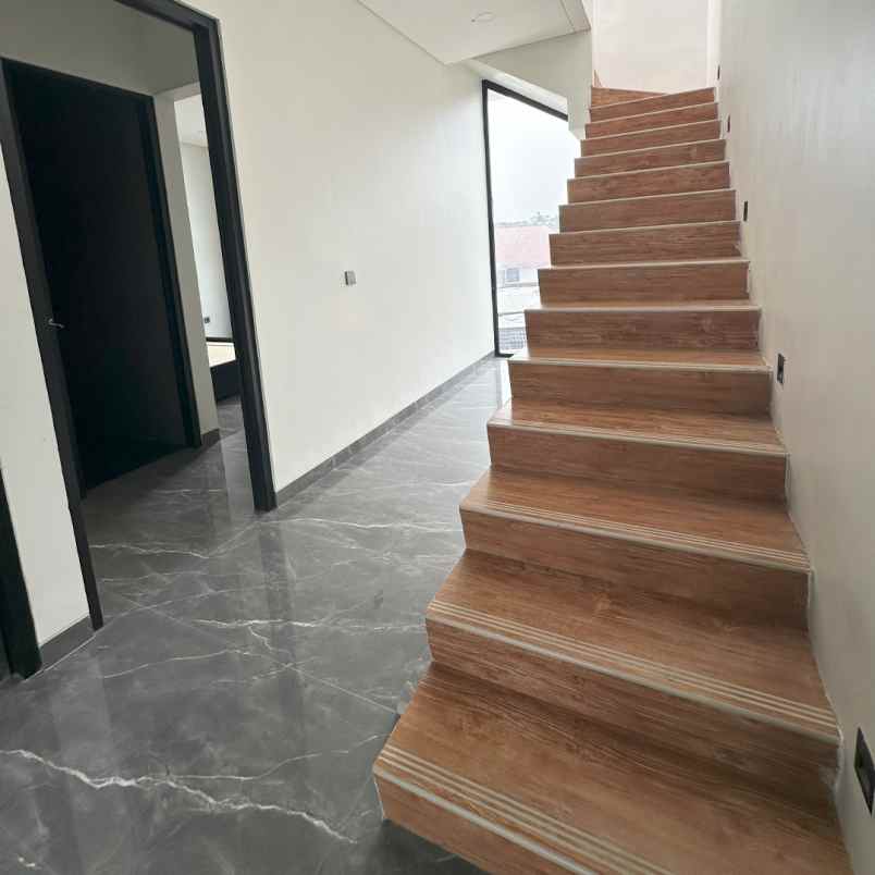 dijual rumah jl taman wijaya kusuma no