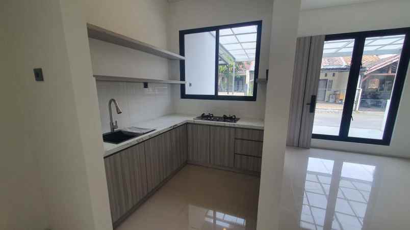 dijual rumah jln bukit palma no 55