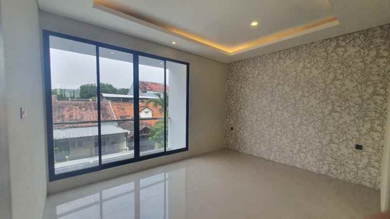 dijual rumah jln bukit palma no 55