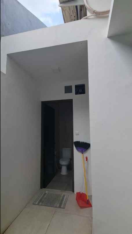 dijual rumah jln cimuning mustika jaya