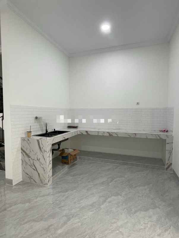 dijual rumah joglo jakarta barat