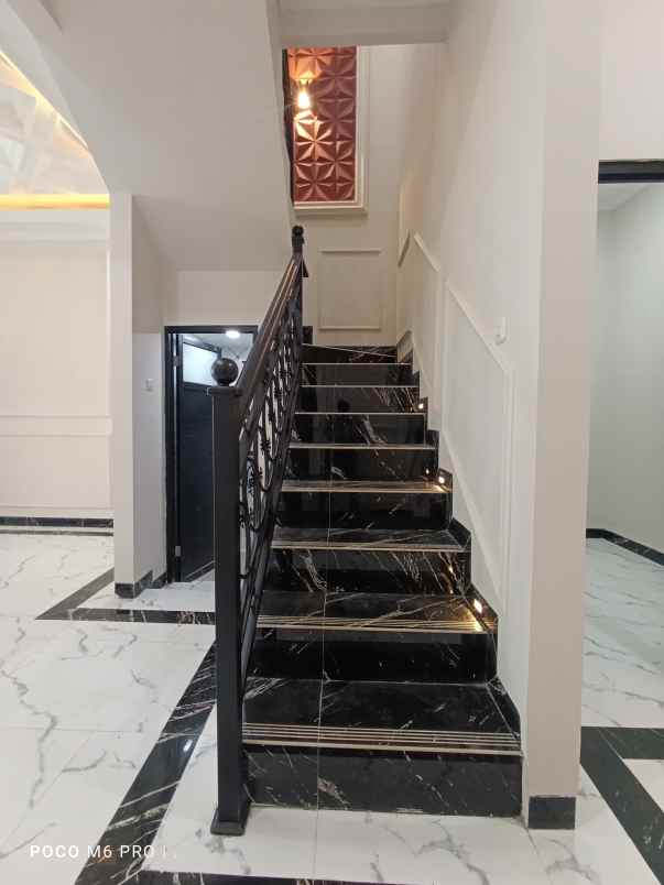 dijual rumah kalimulya