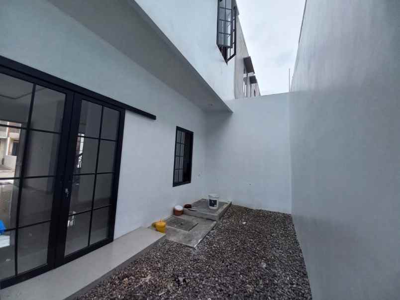 dijual rumah kalimulya dekat alun alun