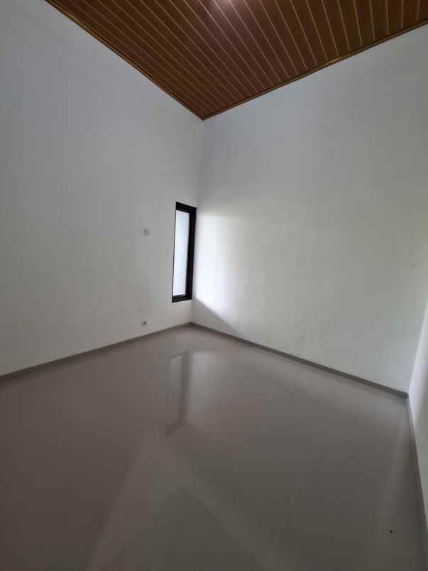 dijual rumah kaliurang km 13