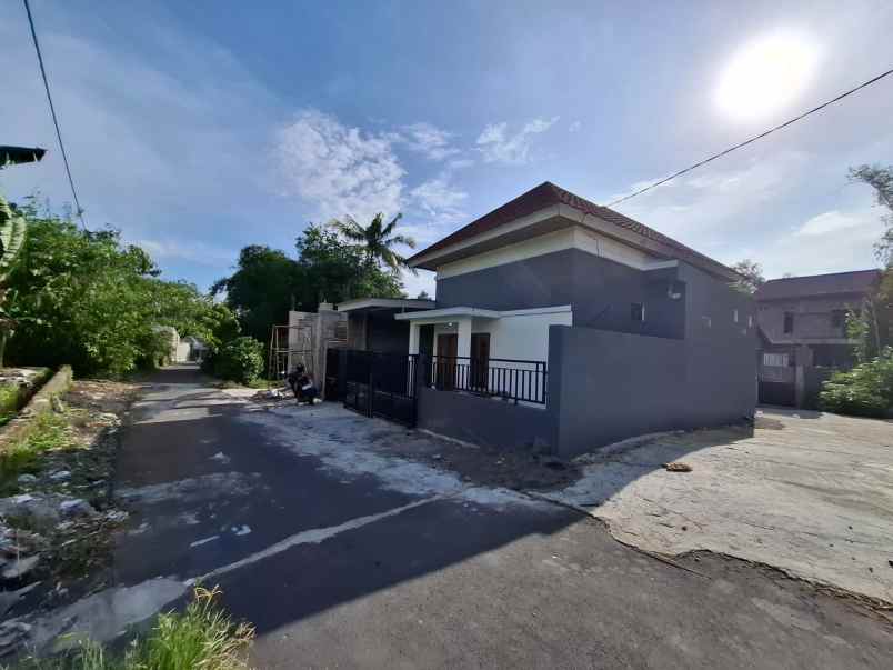 dijual rumah kaliurang km 13