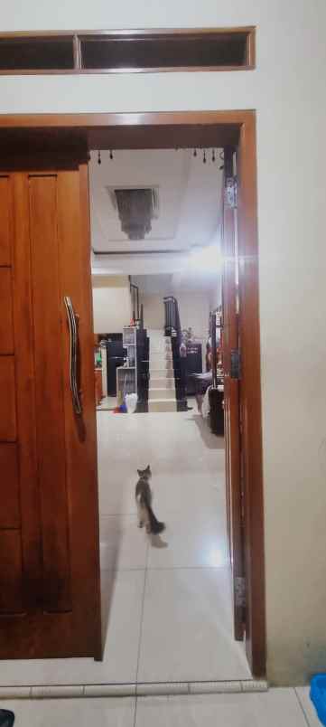 dijual rumah karang tengah