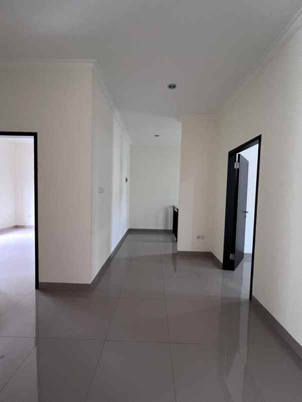 dijual rumah karang tengah lebak bulus