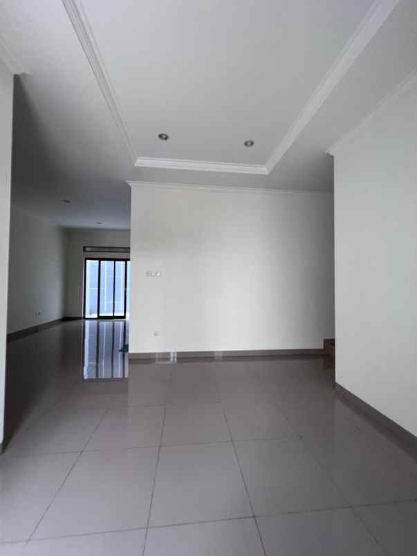 dijual rumah karang tengah lebak bulus