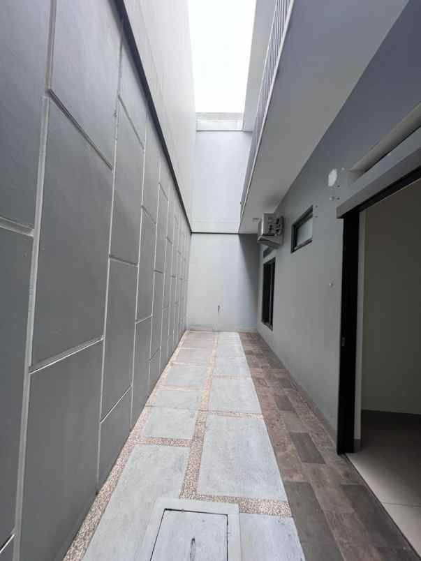 dijual rumah karang tengah lebak bulus