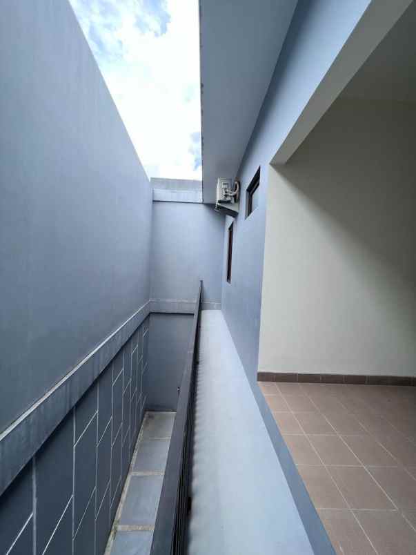 dijual rumah karang tengah lebak bulus