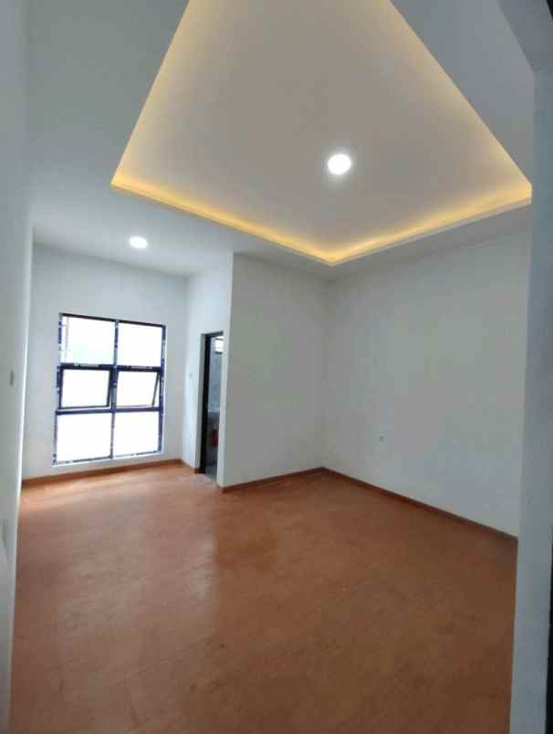 dijual rumah kav dki meruya utara jakbar