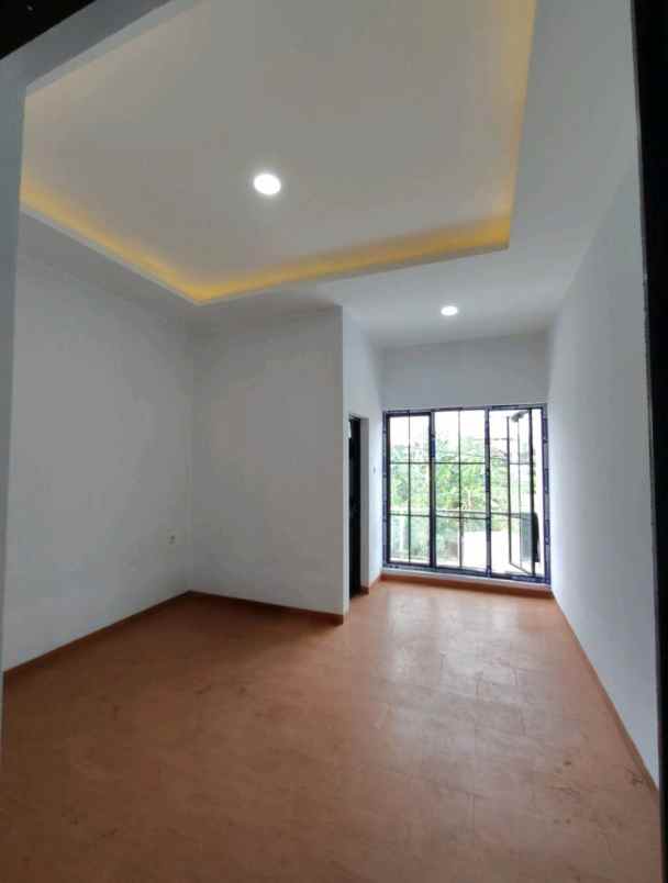 dijual rumah kav dki meruya utara jakbar