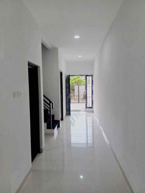 dijual rumah kav dki meruya utara jakbar