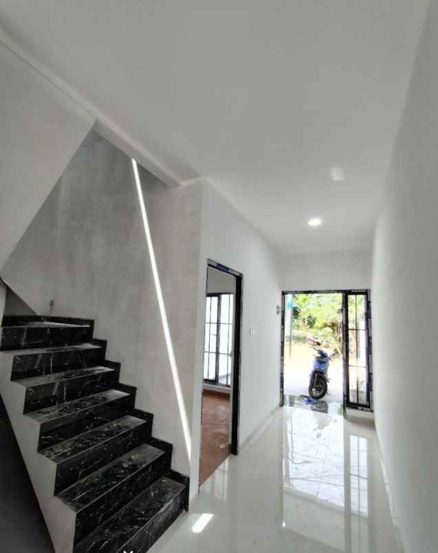 dijual rumah kav dki meruya utara jakbar