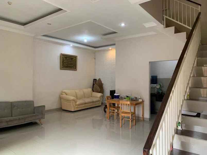 dijual rumah kebagusan