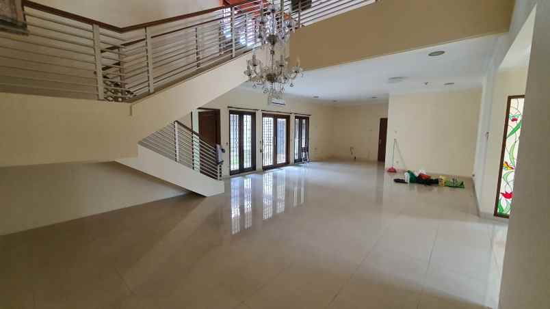 dijual rumah kebayoran lama utara kec