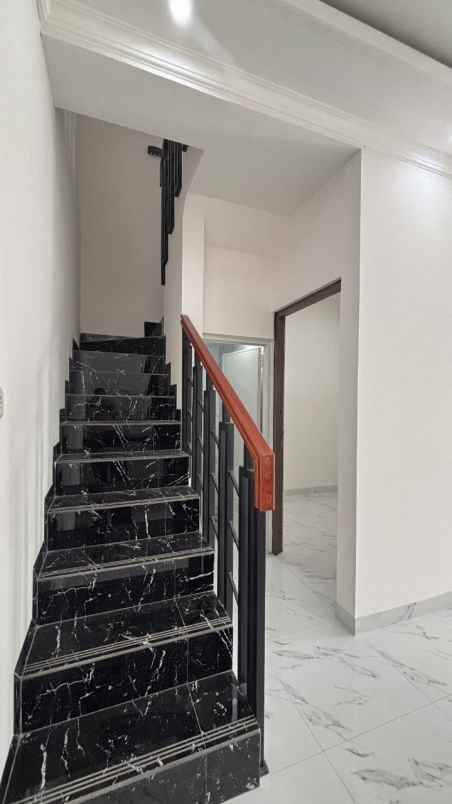 dijual rumah kelapa dua depok