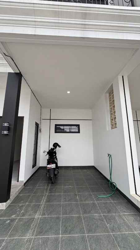 dijual rumah kelapa dua depok