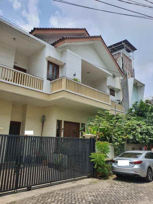 dijual rumah kelapa gading