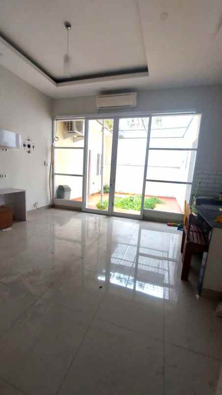 dijual rumah kelapa gading