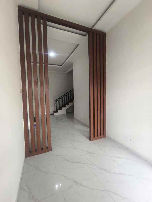 dijual rumah ketintang madya gayungan