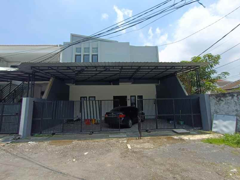 dijual rumah klampis semolo