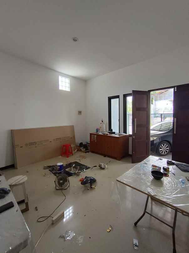 dijual rumah klampis semolo