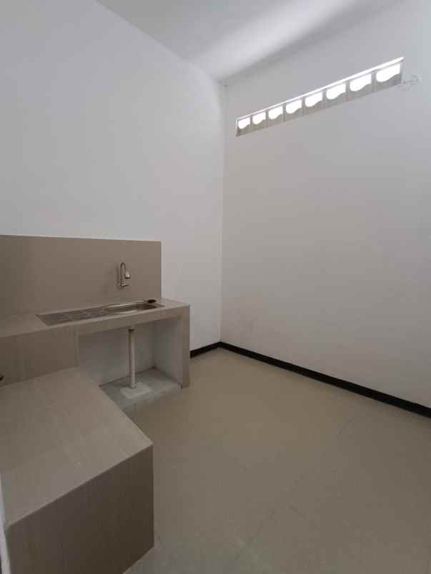 dijual rumah klampis semolo