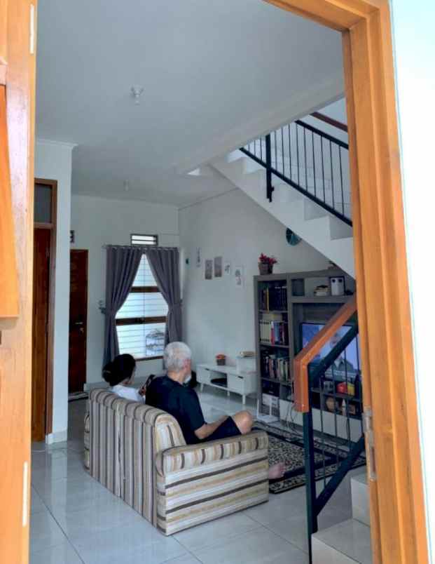 dijual rumah komp katumiri cimahi utara