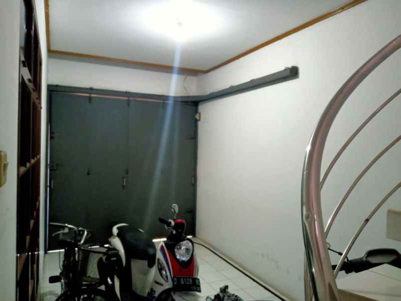 dijual rumah komplek jakapurwa