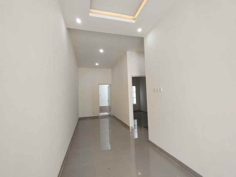 dijual rumah komplek kembang