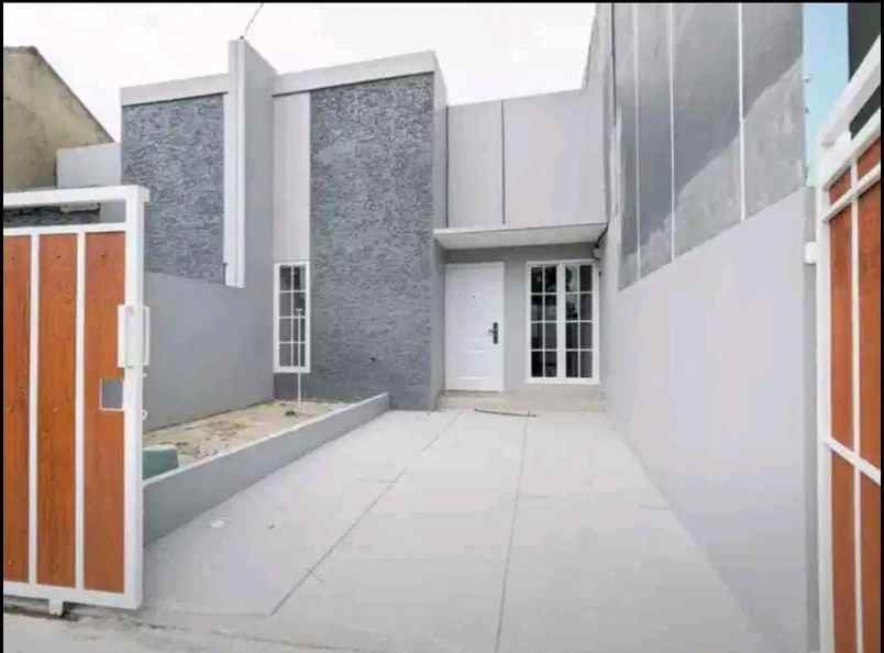 dijual rumah komplek kembang