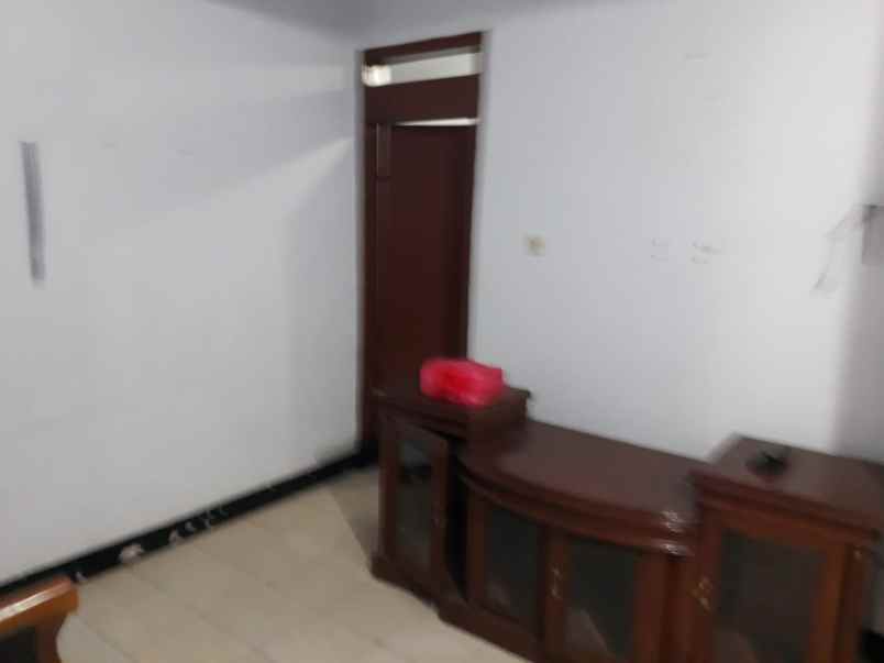 dijual rumah komplek pondok kelapa