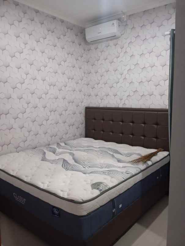 dijual rumah komplek sariwangi