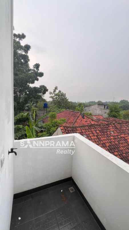 dijual rumah lewinanggung tapos depok